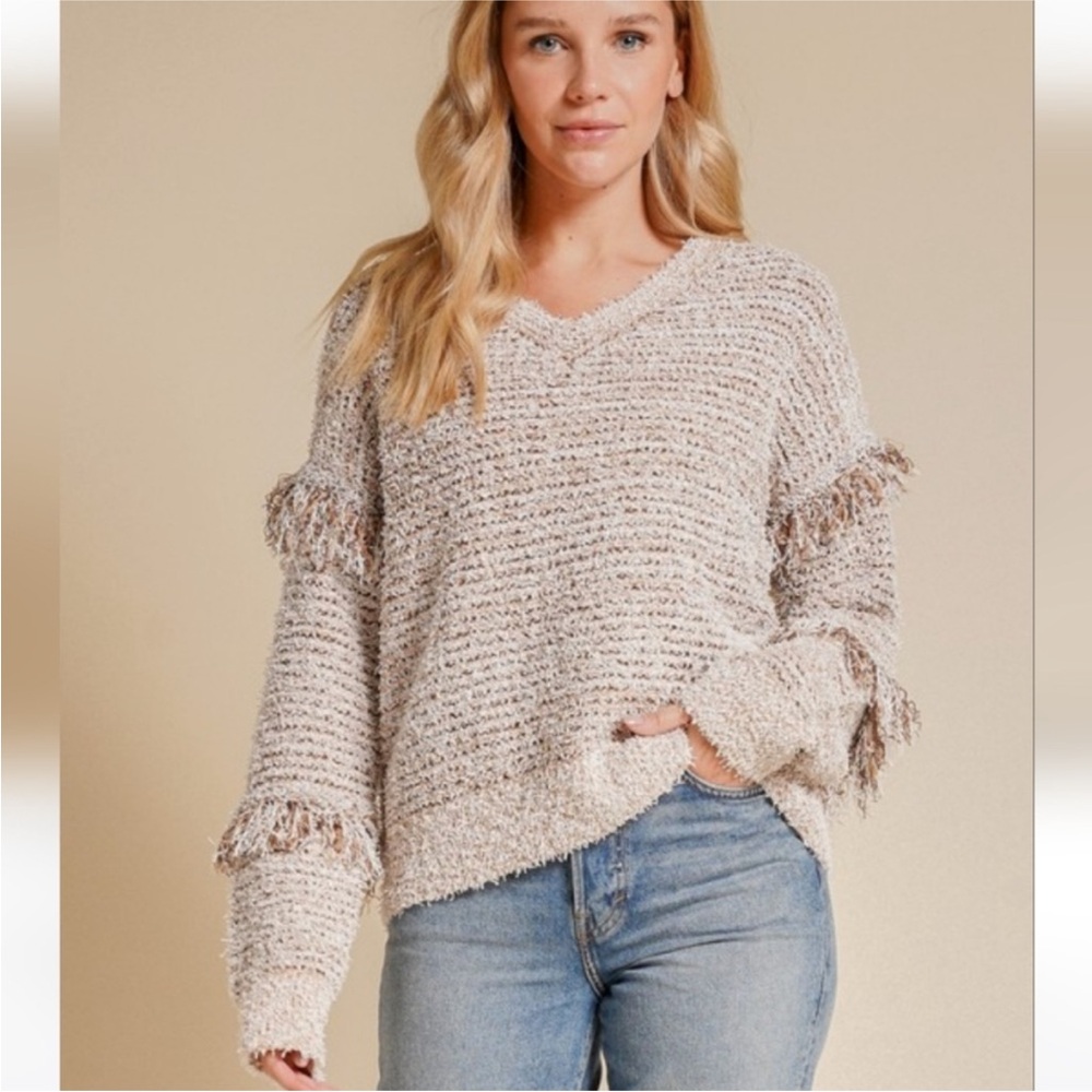 New Hem & Thread Sweater - medium